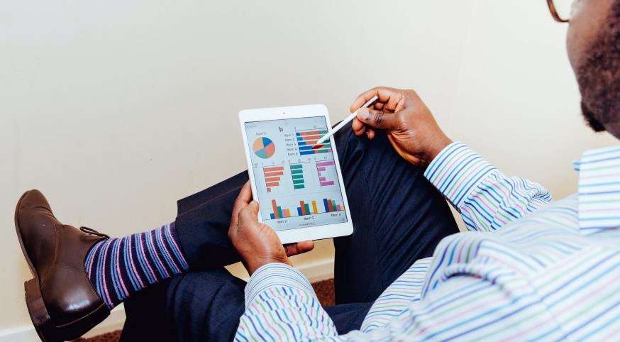 Dashboard of HR reporting software to automate HR reports